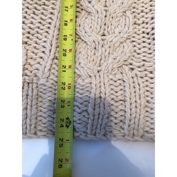 NWT CHUNKY CABLE KNIT SWEATER - Picture 10 of 10